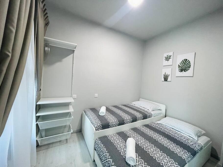 Ferienwohnung Jesselton Quay,2BR,5-6pax,Sea/mountain view Kota Kinabalu Exterior foto